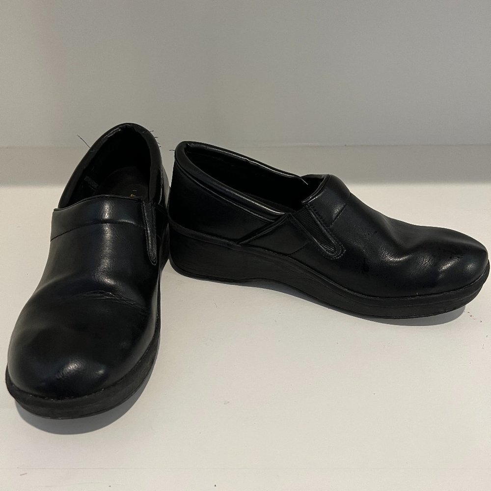 tredsafe - leather black clogs - USA 8.5